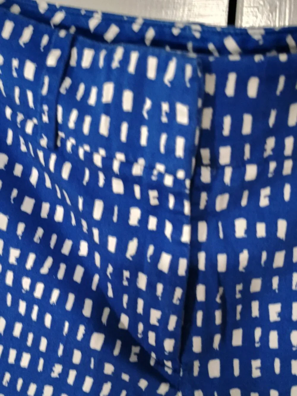 New York & Company Blue White Printed Shorts Size 16 Cuffed Hem Casual Summer